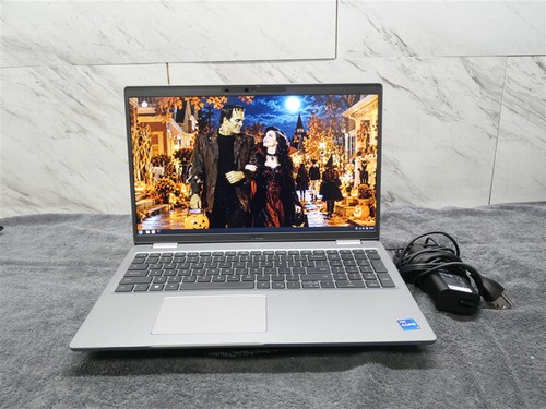 Dell 5520 latitude laptop - 15",